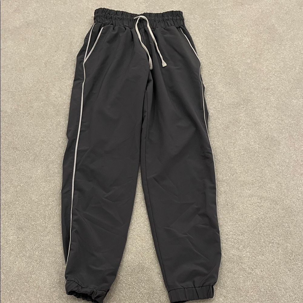 FIVE DANCEWEAR PANTS - size YL - gray
